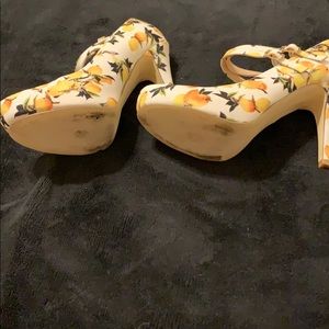 Justfab Lemon print platforms